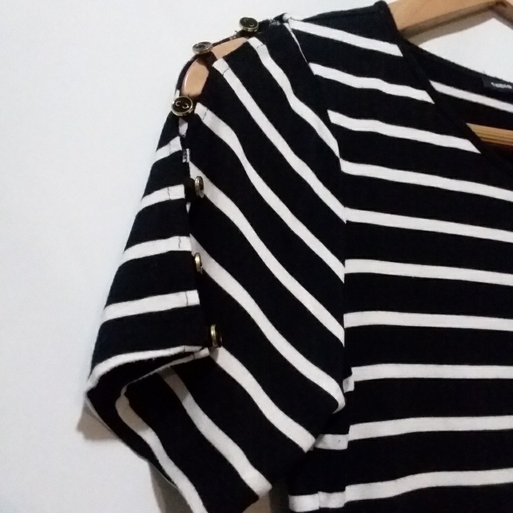 ▪︎Gable & Gauge▪︎Women's Striped Blouse - Picture 3 of 6